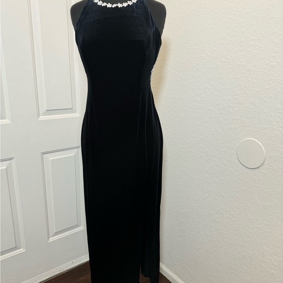 Bari Jay Dresses & Skirts - Vintage Bari Jay 90’ Elegant Black Velvet Dress 5/6 size